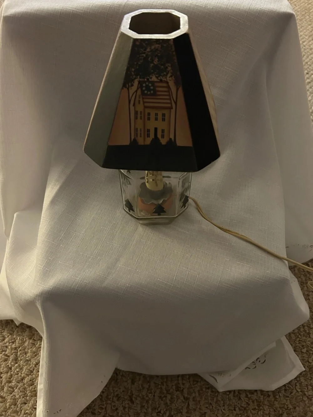 Patriotic Table Lamp with Colonial House Design